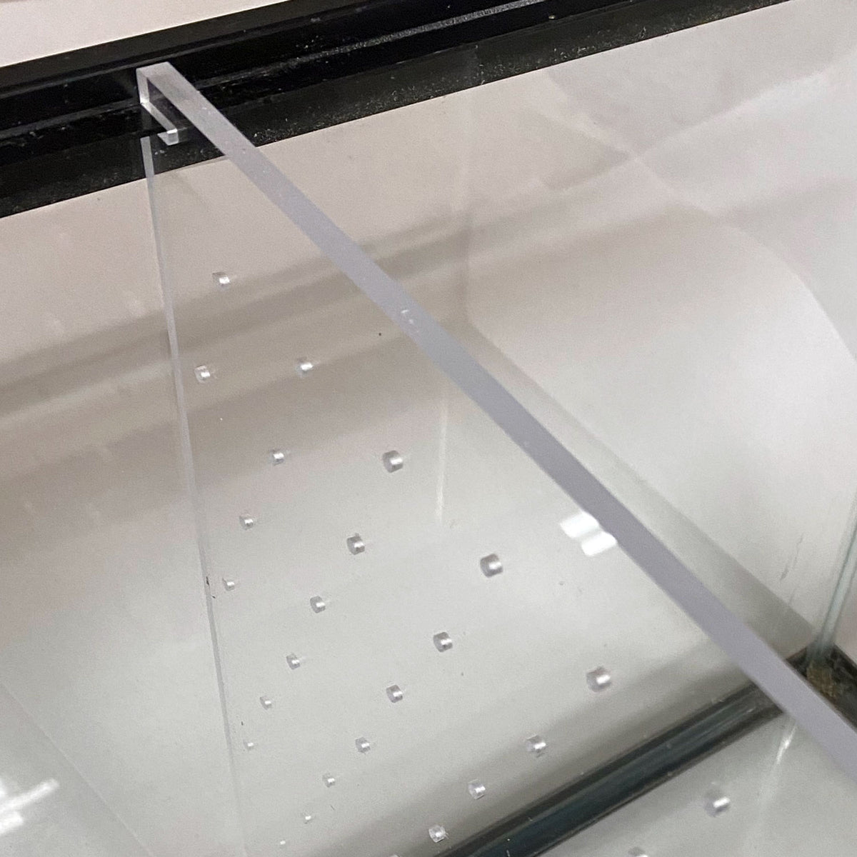 Tank Divider - No Suction Cups
